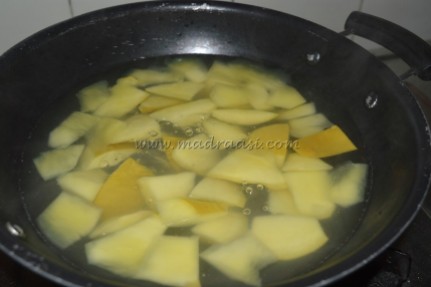 Mangoes getting boiled