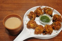 Kullad Chai with onion pakoda