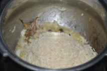 Plain pulao recipe, image of plain pulav, plain pulav picture, pulao image, pulav image, pulav recipe with step by step pictures, how to make plain pulao, basic pulav recipe, tamil nadu food, Indian food, Indian recipe, food image, basmathi rice image, basmathi rice picture, madraasi, immadraasi, recipe, recipes,